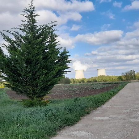 La Ferme De L'Isle Et Sa Roulotte Avaray Exterior foto