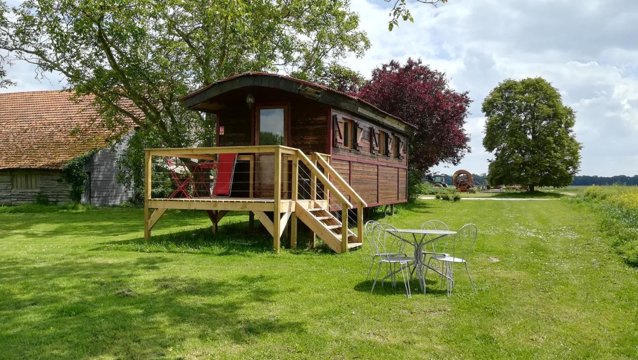 La Ferme De L'Isle Et Sa Roulotte Avaray Exterior foto