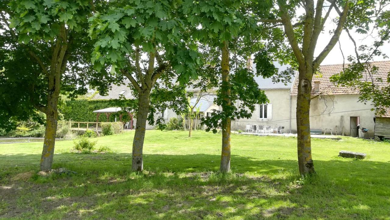 La Ferme De L'Isle Et Sa Roulotte Avaray Exterior foto