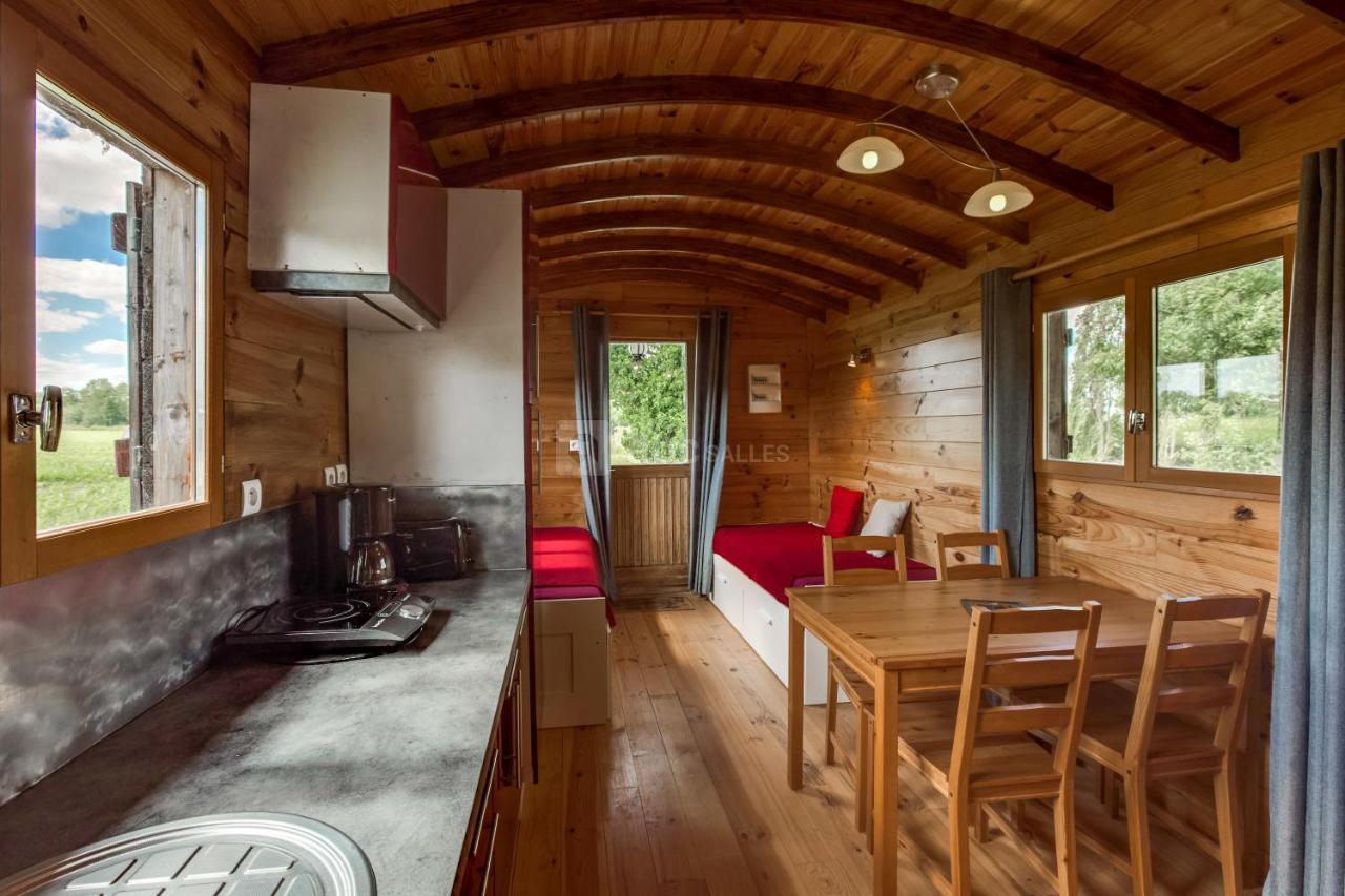 La Ferme De L'Isle Et Sa Roulotte Avaray Exterior foto
