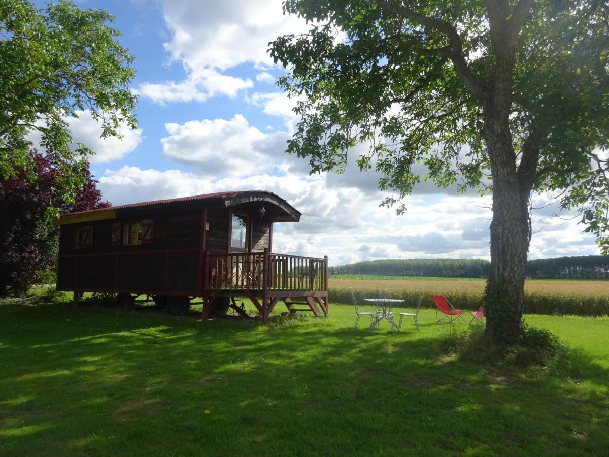 La Ferme De L'Isle Et Sa Roulotte Avaray Exterior foto