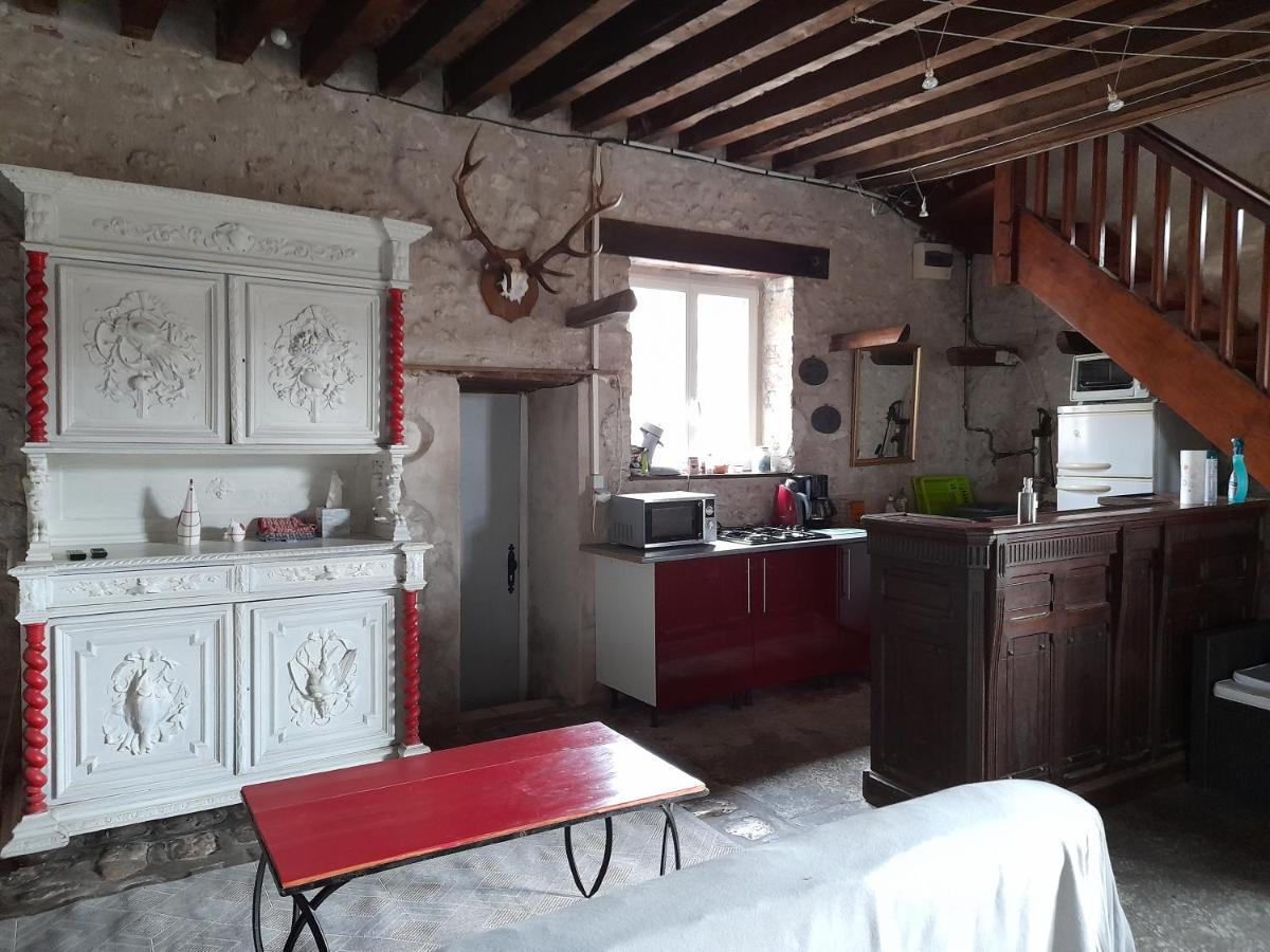 La Ferme De L'Isle Et Sa Roulotte Avaray Exterior foto