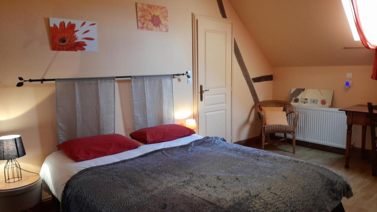 La Ferme De L'Isle Et Sa Roulotte Avaray Exterior foto